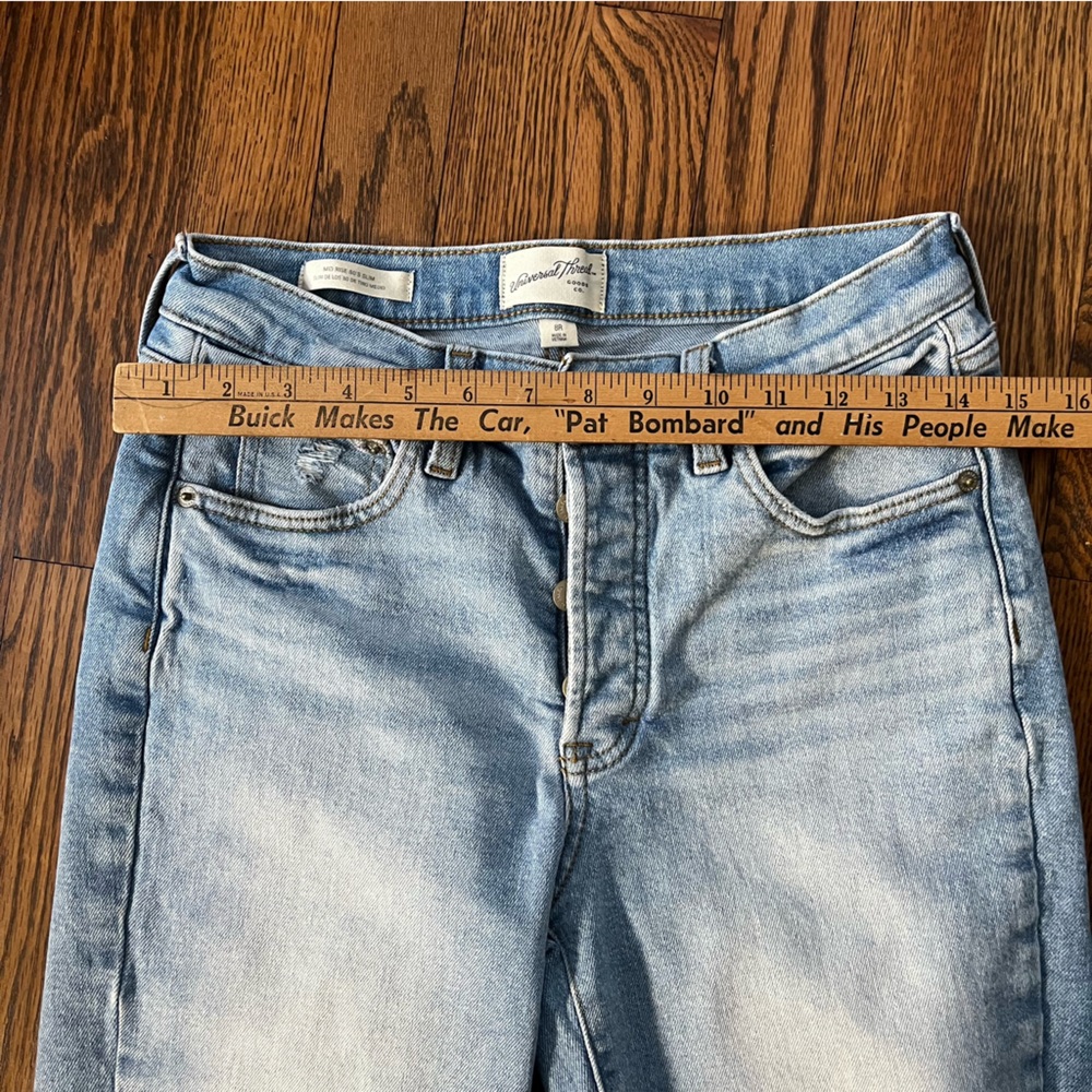 Universal Thread Mid Rise 80s Slim Ripped Distressed Light Wash Jeans Size 8 - Picture 9 of 9